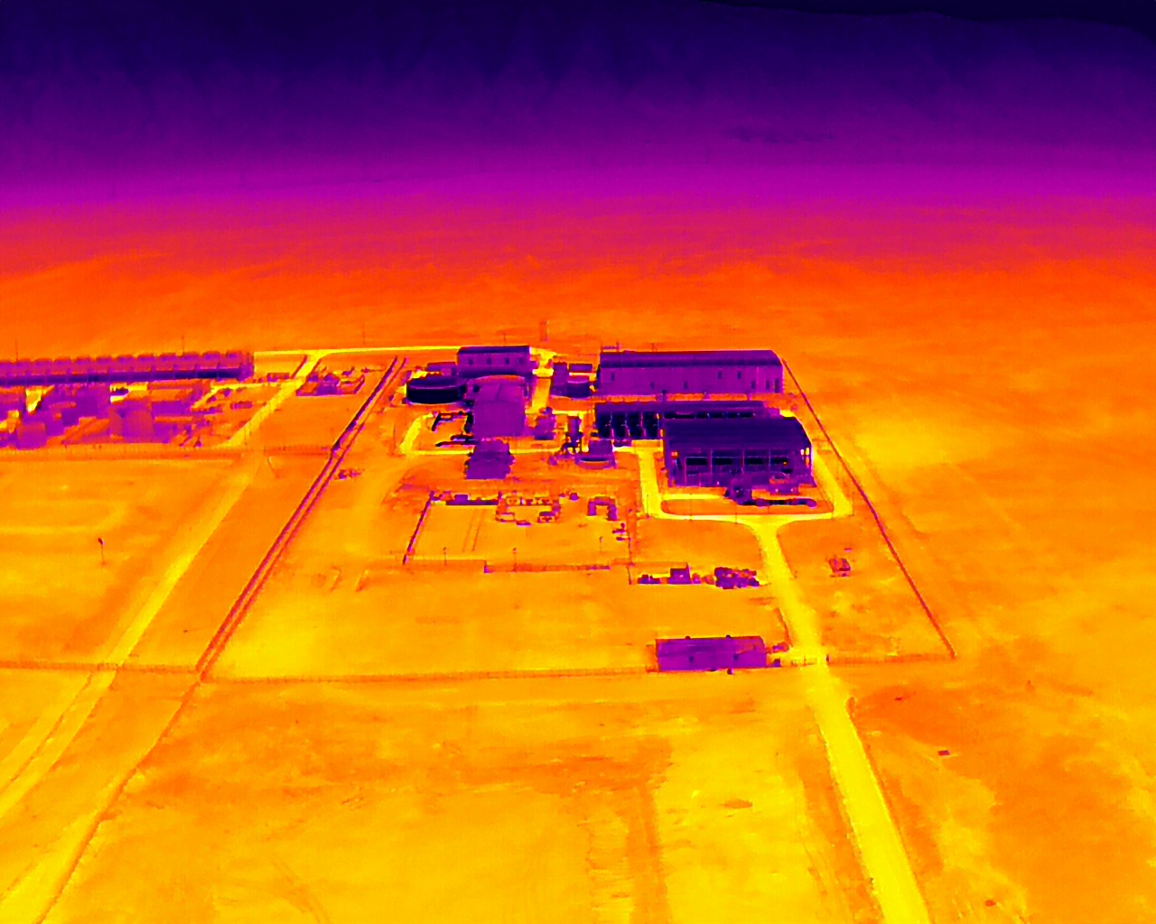 Drone en misión de vigilancia